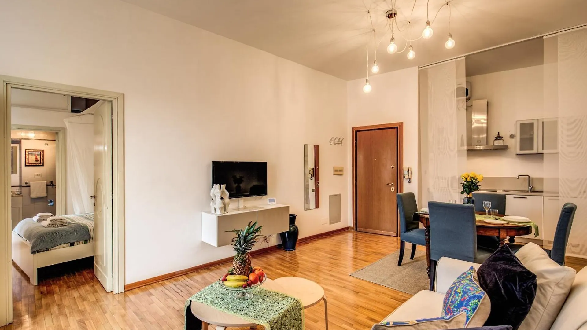 Elegant Apartment Behind The Colosseum Róma 0*,