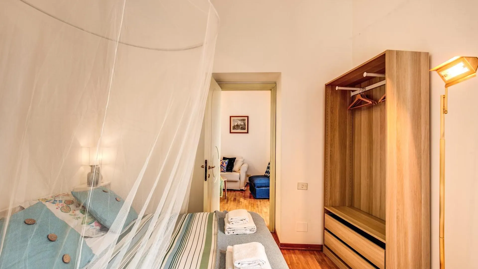 Elegant Apartment Behind The Colosseum Rome Italië