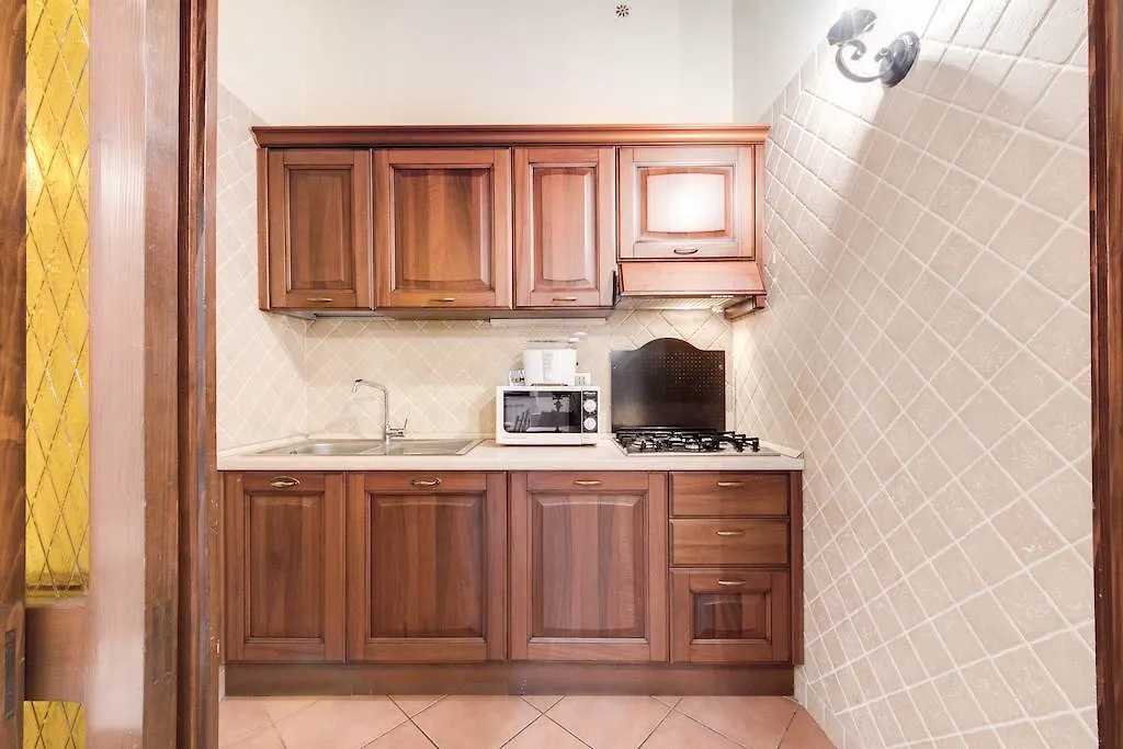 Elegant Apartment Behind The Colosseum Rome Italy