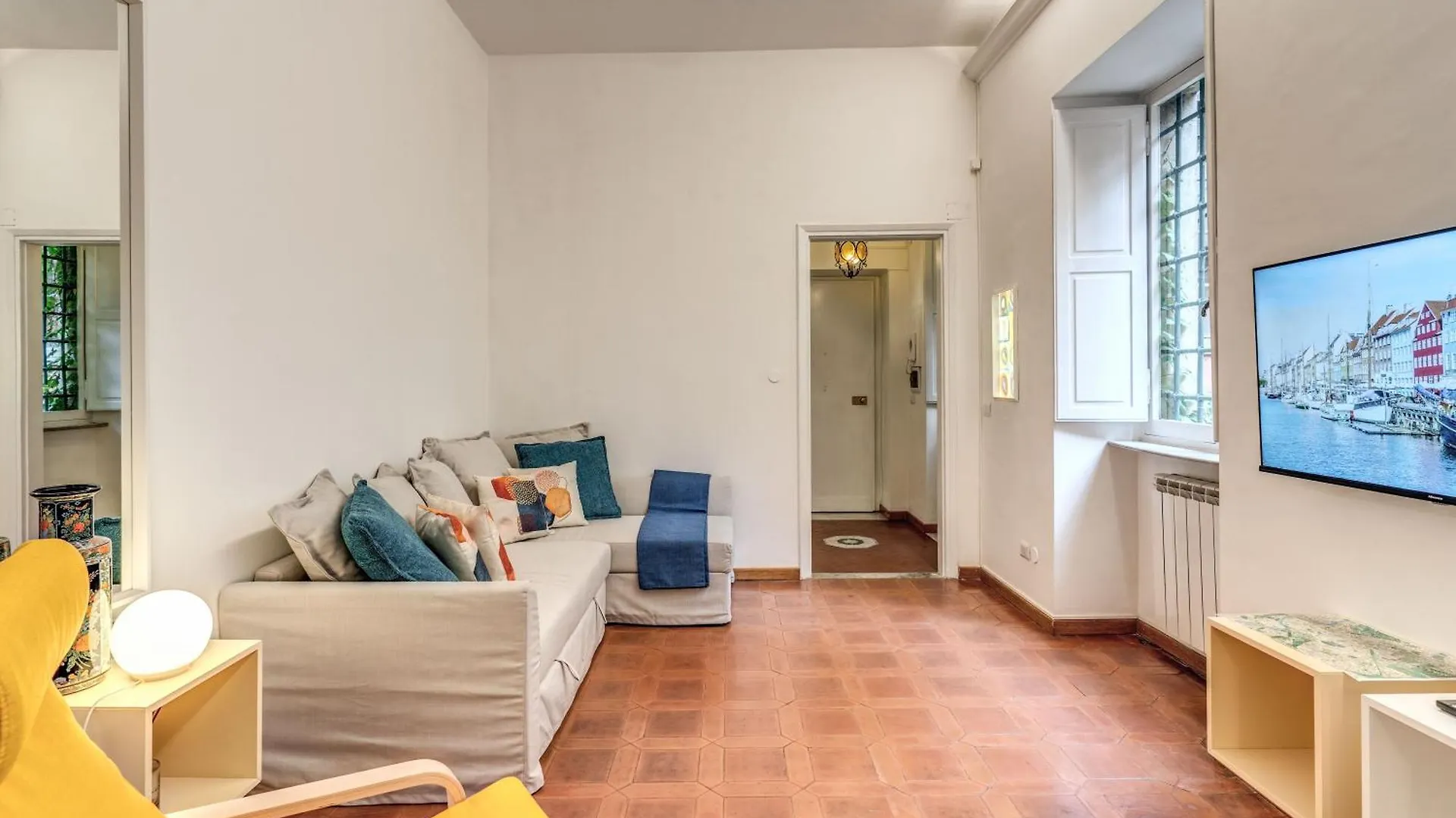 Elegant Apartment Behind The Colosseum Rome Italy