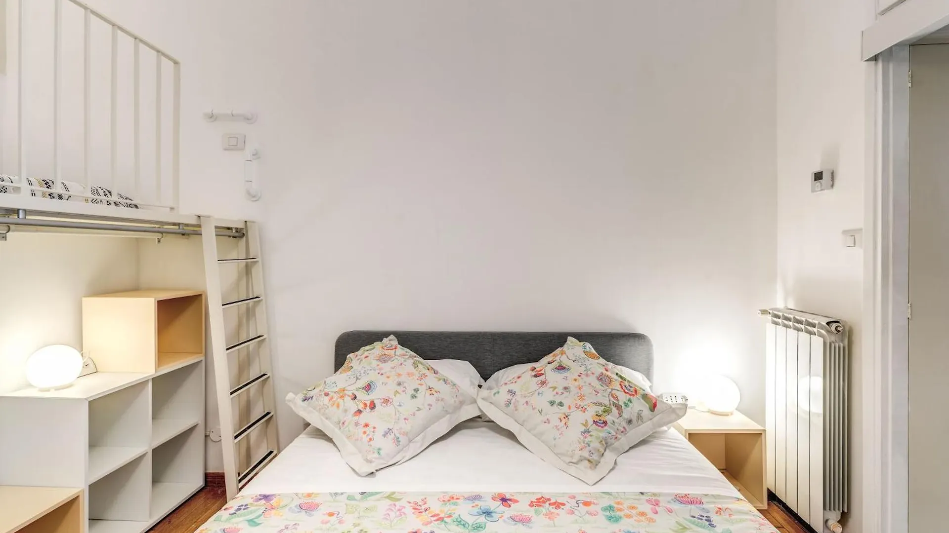 Elegant Apartment Behind The Colosseum Rome Italy